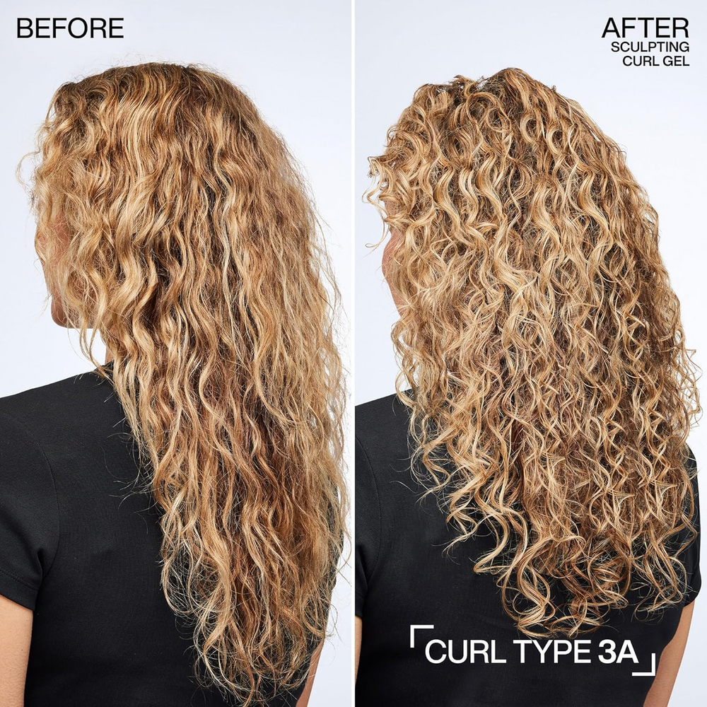 Tube ou pot du gel Sculpting Curl Gel Redken sur fond neutre.