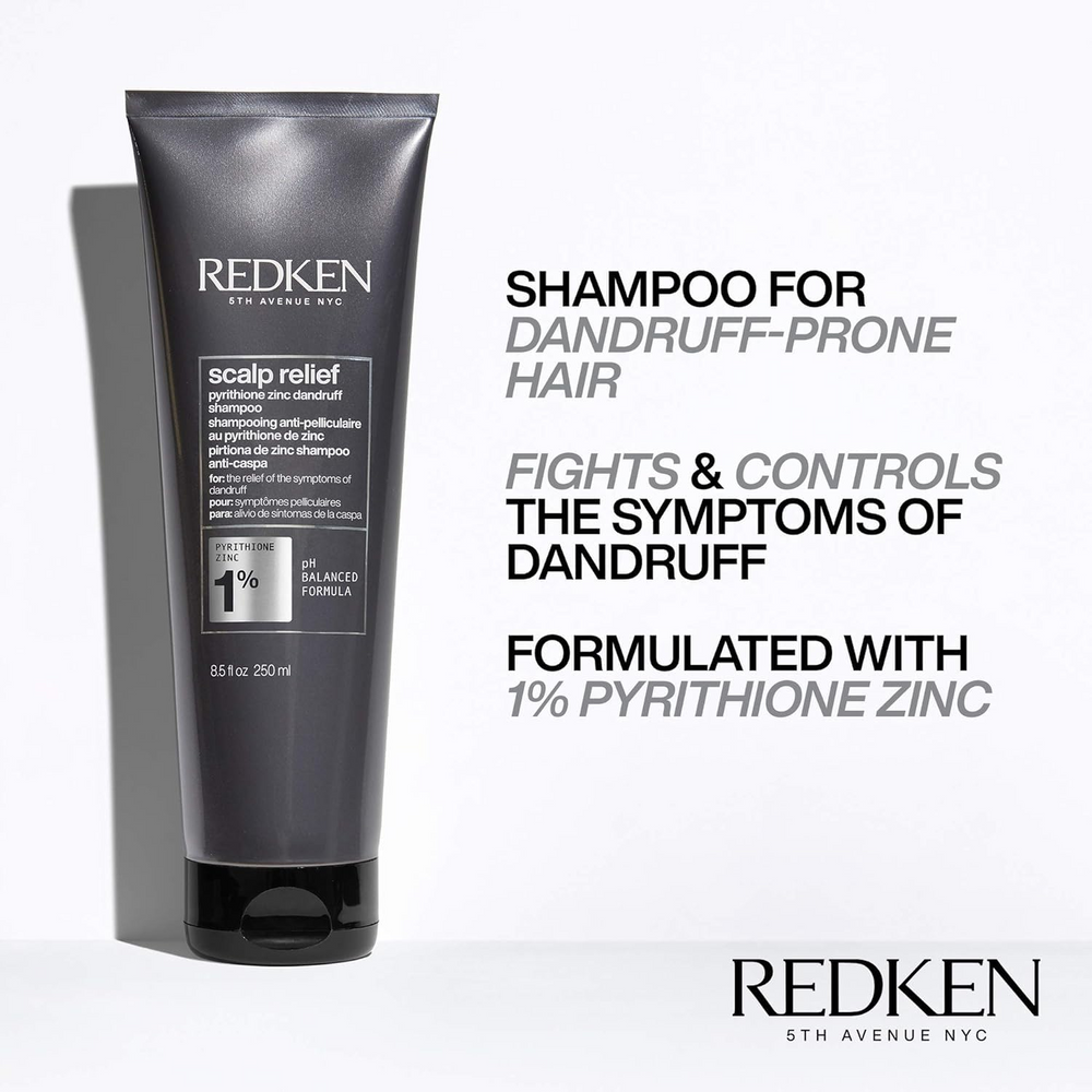Flacon de shampooing Redken Scalp Relief, antipelliculaire à la pyrithione de zinc, pour un cuir chevelu purifié et apaisé