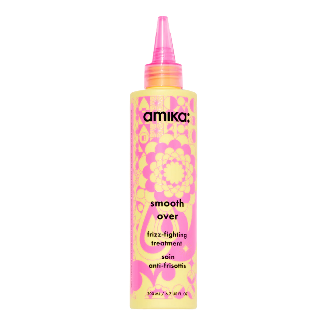 Flacon de shampooing primer Smooth Over Amika 30 ml sur fond blanc


