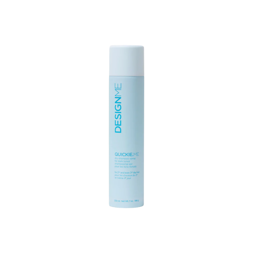 Shampooing sec QUICKIE.ME pour cheveux foncés – spray vegan invisible, absorbe sébum et rafraîchit sans traces blanches