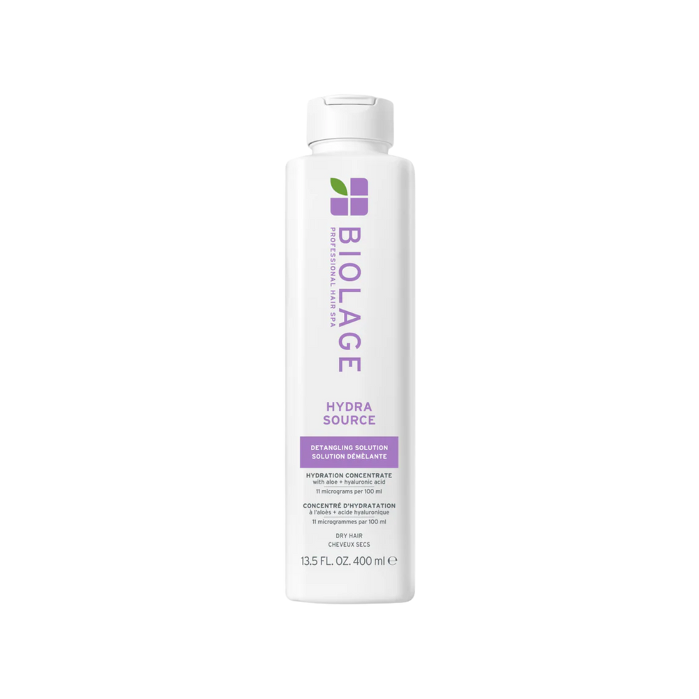 Flacon de 400 ml de la Solution démêlante Hydra Source Biolage – soin hydratant sans parabènes pour cheveux secs, démêlé facile et frisottis maîtrisés.