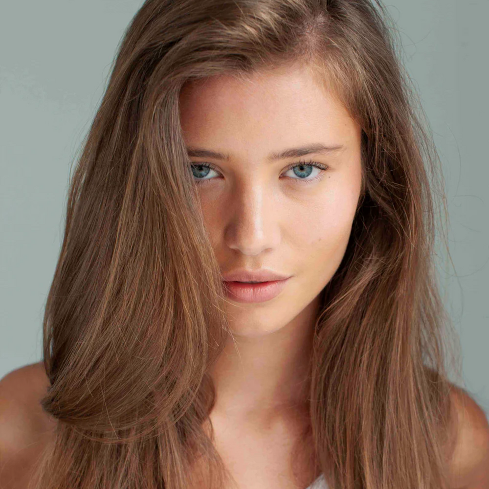 Aérosol Balloon Dry Volume Spray de R+Co, spray volumisant sec pour cheveux légers, texture touchable et finition brillante
