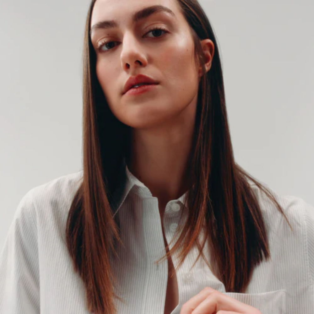 Flacon AG Care Frizzproof Argan Anti‑Humidity Finishing Spray – spray anti‑frisottis et brillance pour cheveux lisses