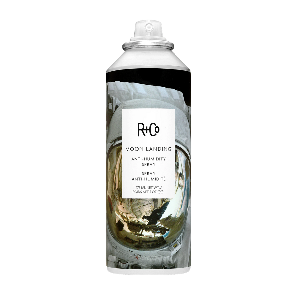 Aérosol Moon Landing Anti‑Humidity Spray de R+Co, spray léger pour maîtriser les frisottis et repousser l’humidité avec finition satinée