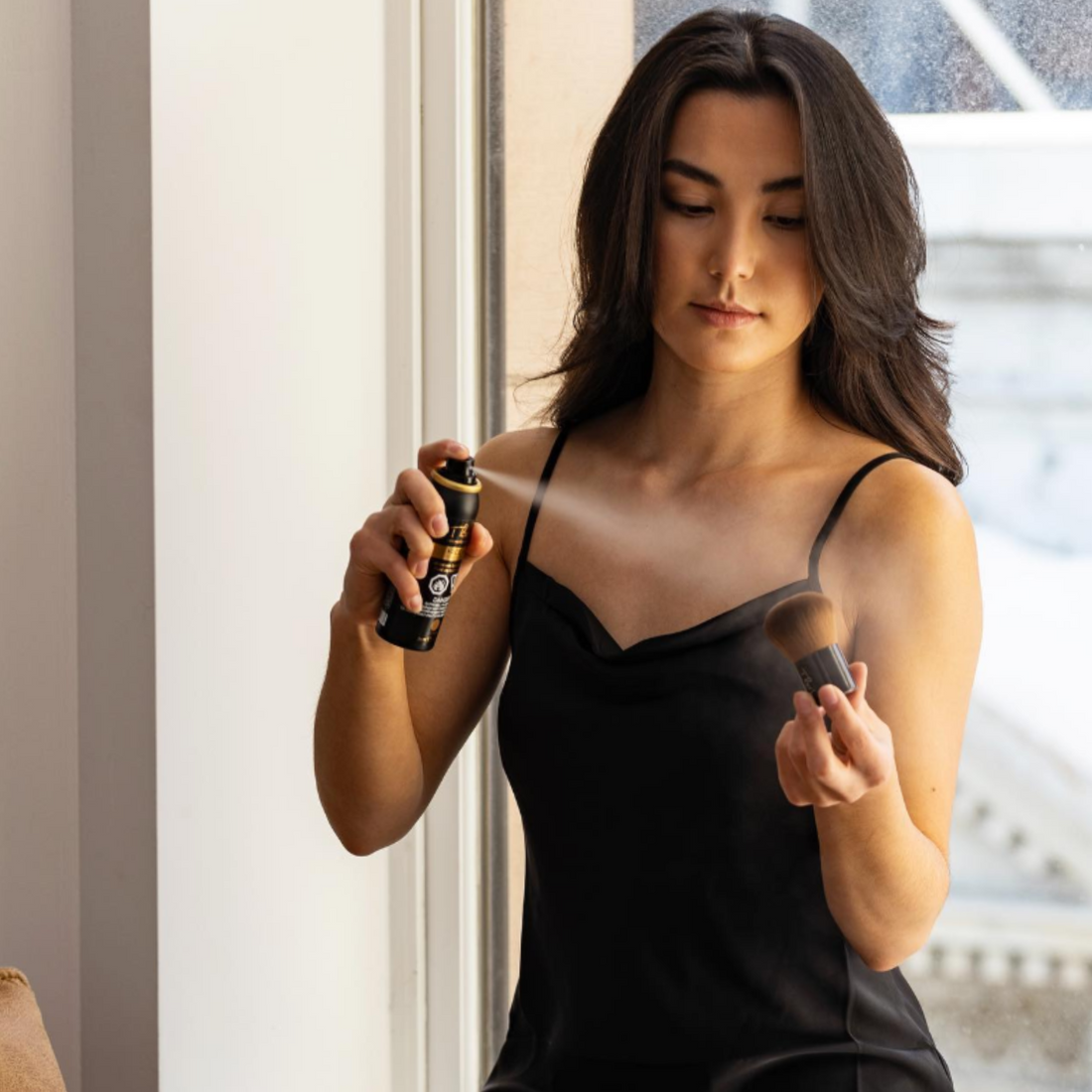 Spray teint visage Face Up Extra Dark That’so effet naturel couvrance intense peau lumineuse longue tenue