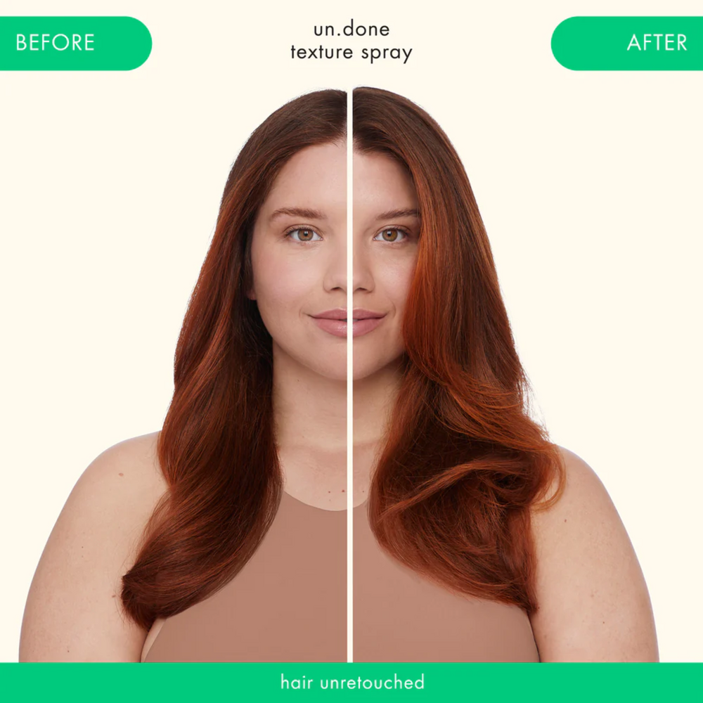 Spray texture volume et mat Amika un.done 192 ml posé sur fond blanc

